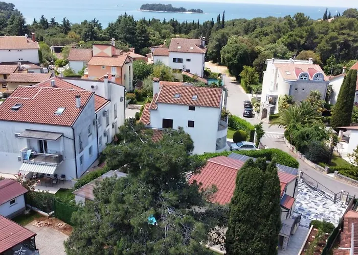 Ivona With Heated Pool In Ρόβινι