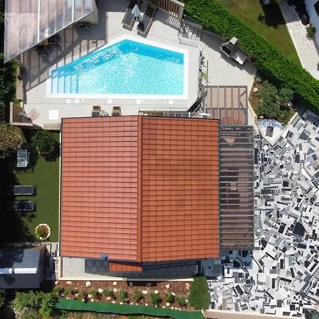 Ivona With Heated Pool In * Rovinj